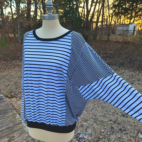 Allegra K Tops - Vintage Panel Stripe Dolman Top